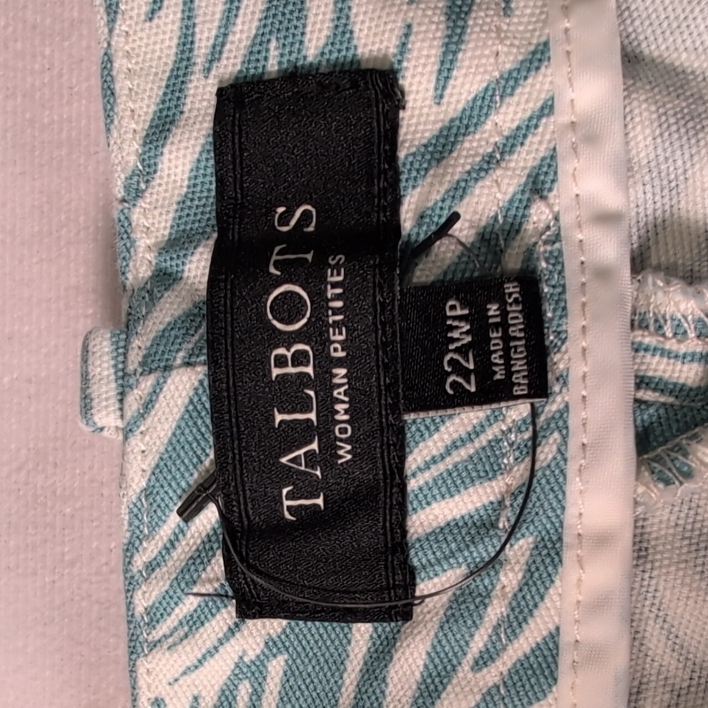 Talbots Turquoise Leafy Print Bermuda Shorts Size 22 Petite - Picture 2 of 9
